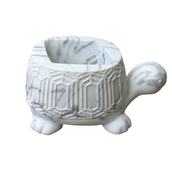 Bath & Body Works Other - Bath And Body Works Marble-Effect Turtle Soap Dish - White Gray